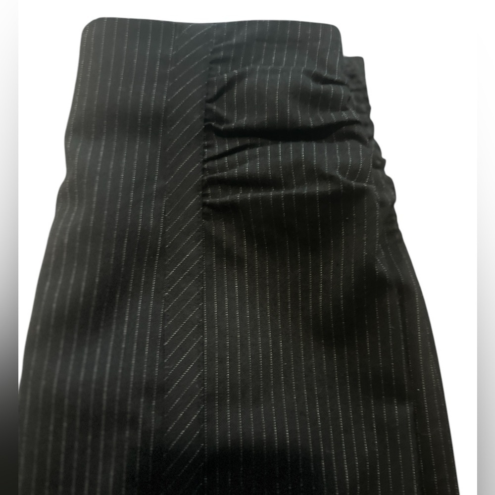 Rickis Black pinstripe pencil skirt Side
Shirring, Sz 0. Never worn - Picture 4 of 4